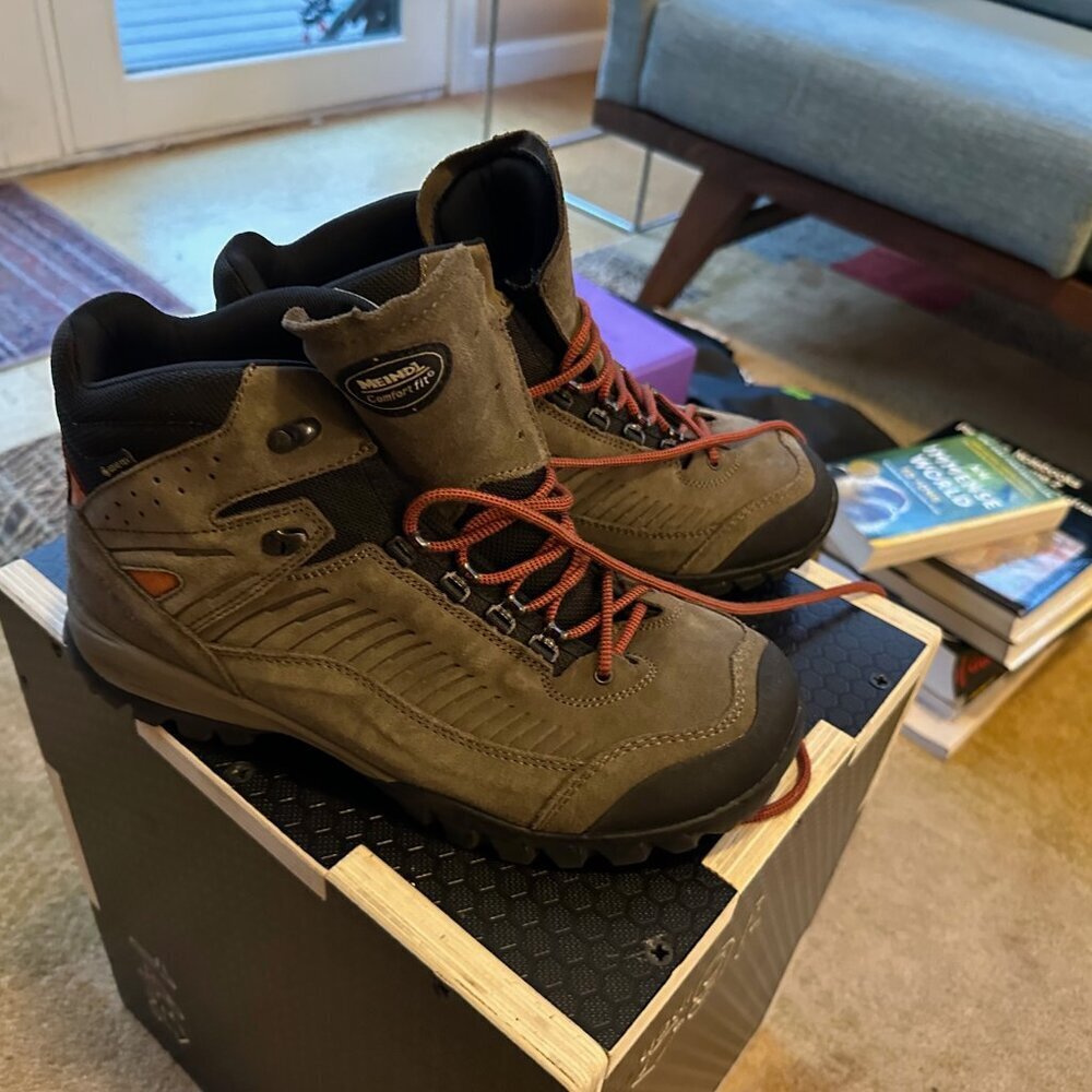 Meindl Comfort Fit Salo Trail Mid, EU 44.5 Men's - Like New​​ - Picture 2 of 4